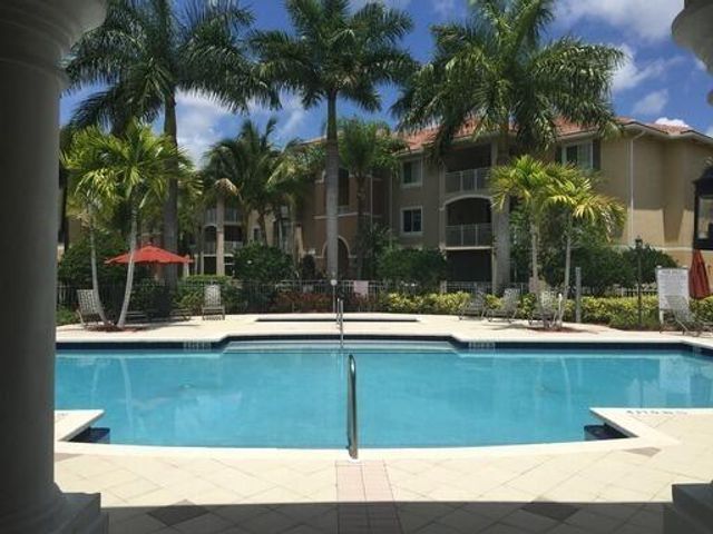 6505 Emerald Dunes Drive 204, West Palm Beach, FL 33411