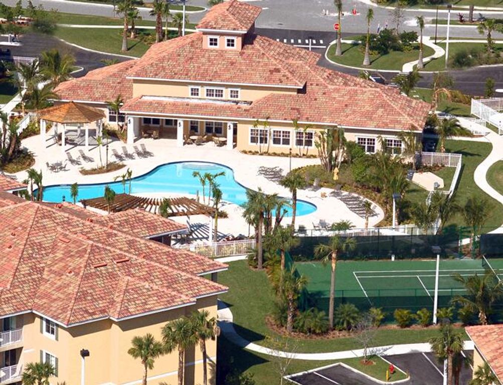 6505 Emerald Dunes Drive 204, West Palm Beach, FL 33411