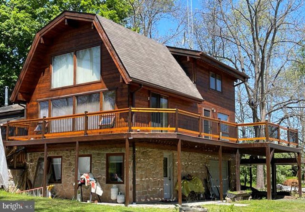 934 FISH AND GAME RD, Littlestown, PA 17340