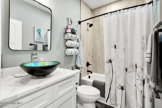 214 NE 37th Street, Oak Island, NC 28465