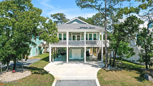 214 NE 37th Street, Oak Island, NC 28465