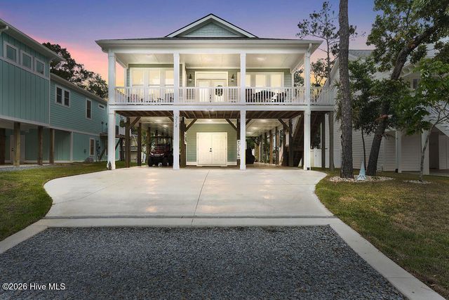 214 NE 37th Street, Oak Island, NC 28465