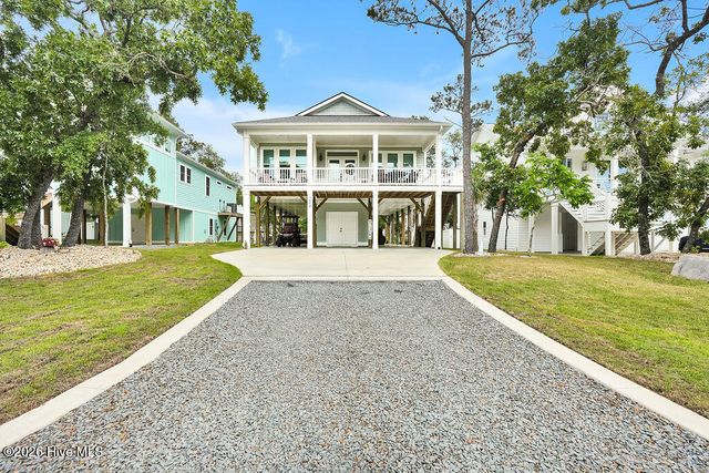 214 NE 37th Street, Oak Island, NC 28465