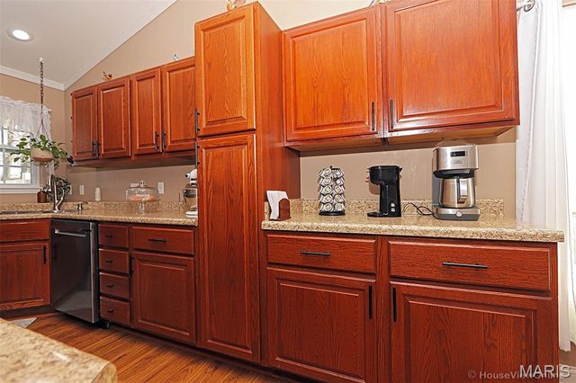 1442 Black Rock Lane, Farmington, MO 63640