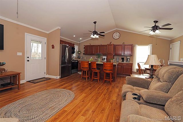 1442 Black Rock Lane, Farmington, MO 63640