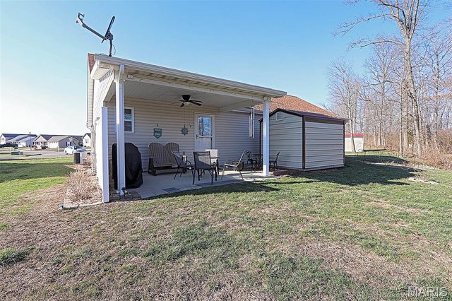 1442 Black Rock Lane, Farmington, MO 63640