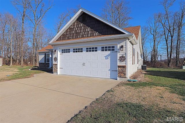 1442 Black Rock Lane, Farmington, MO 63640