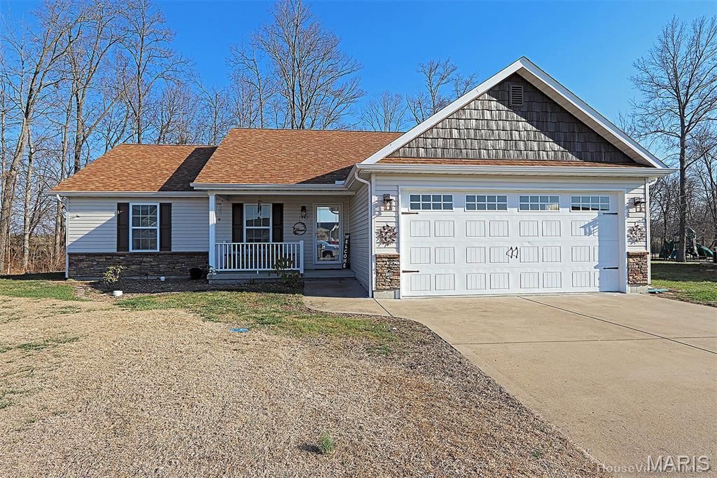 1442 Black Rock Lane, Farmington, MO 63640