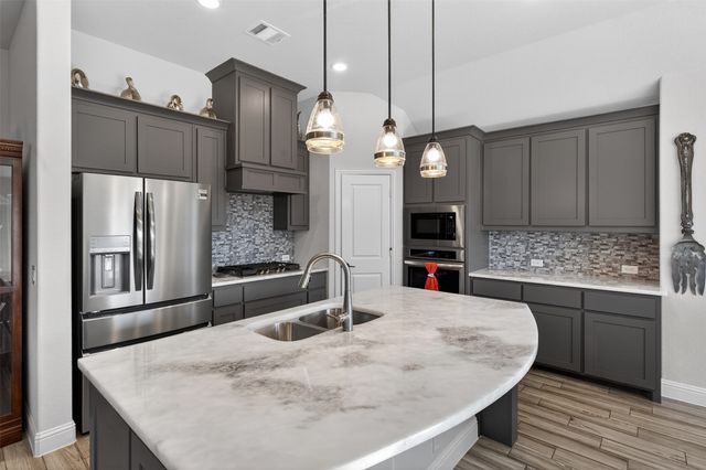 1236 Sylvia Street, Desoto, TX 75115