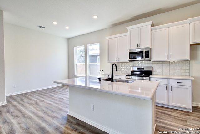 868 Farmhouse Trail, New Braunfels, TX 78130