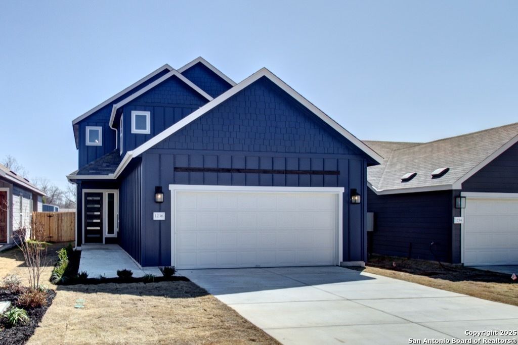 868 Farmhouse Trail, New Braunfels, TX 78130