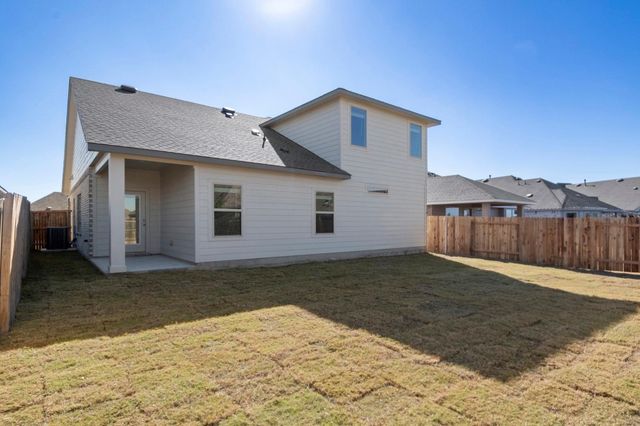 304 Bay Breeze DR, Kyle, TX 78640