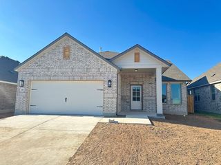 304 Bay Breeze DR, Kyle, TX 78640