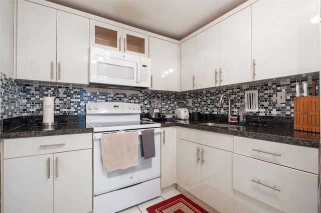 1865 79th St Cswy 11B, North Bay Village, FL 33141