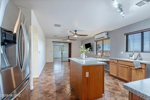 744 W Echo Mesa Drive, Green Valley, AZ 85614