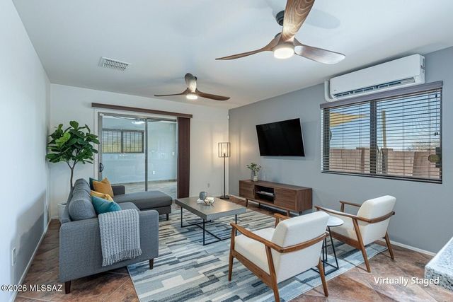 744 W Echo Mesa Drive, Green Valley, AZ 85614
