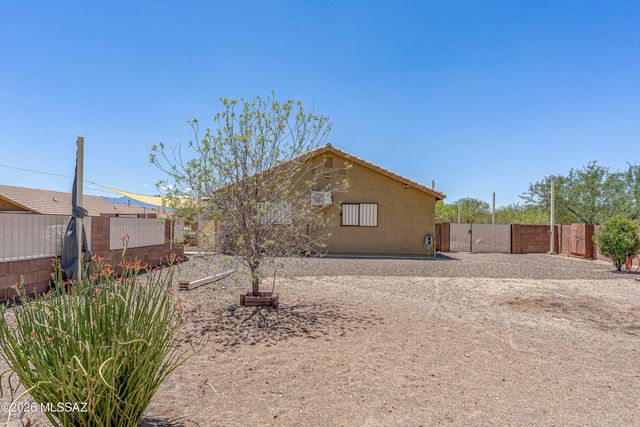 744 W Echo Mesa Drive, Green Valley, AZ 85614
