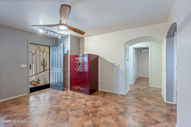 744 W Echo Mesa Drive, Green Valley, AZ 85614