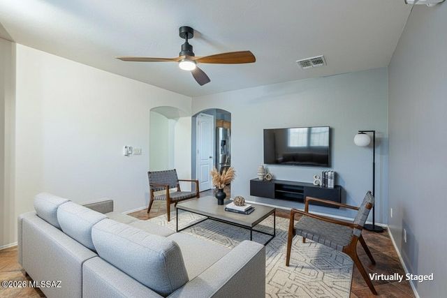 744 W Echo Mesa Drive, Green Valley, AZ 85614