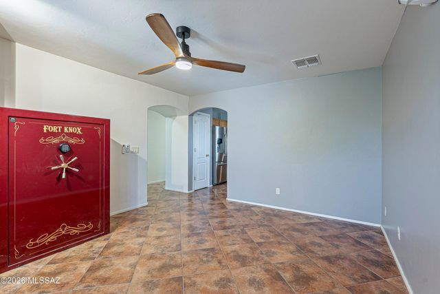 744 W Echo Mesa Drive, Green Valley, AZ 85614