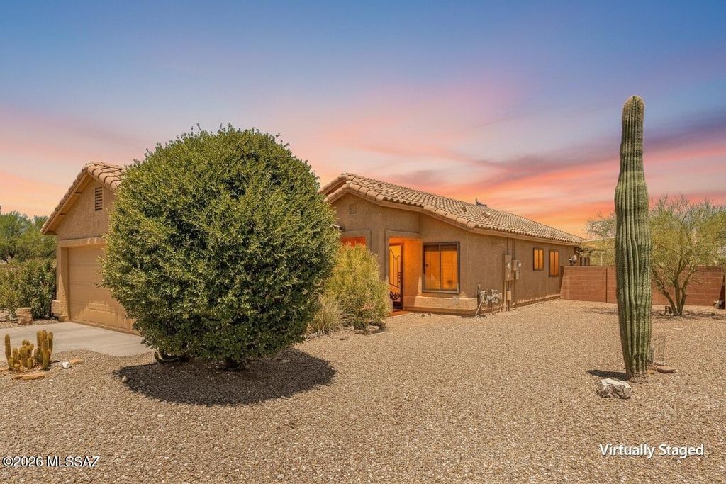744 W Echo Mesa Drive, Green Valley, AZ 85614