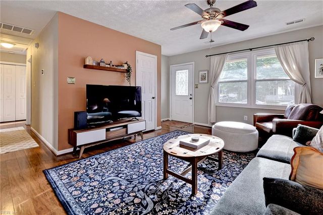 223 Louise DR, Newport News, VA 23601