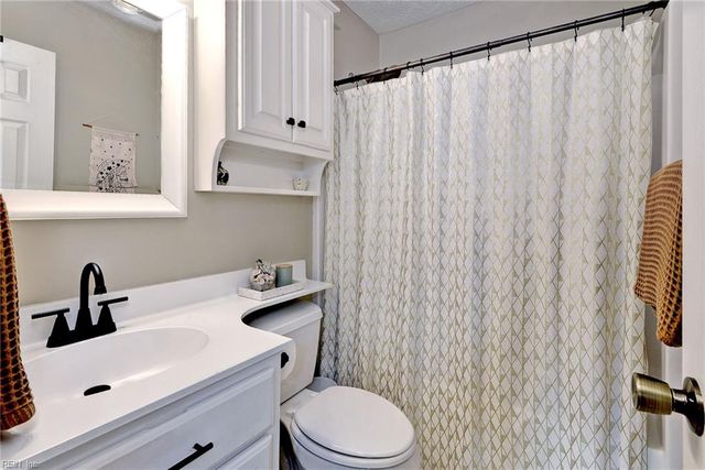 223 Louise DR, Newport News, VA 23601