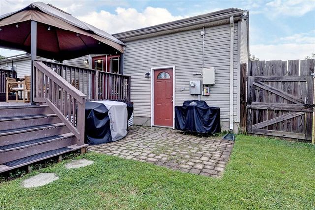 223 Louise DR, Newport News, VA 23601