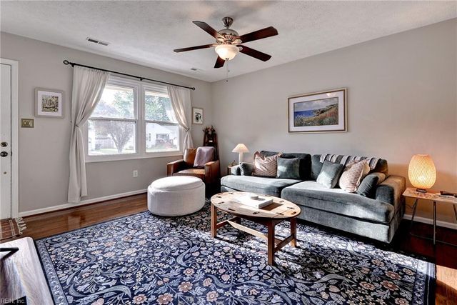 223 Louise DR, Newport News, VA 23601
