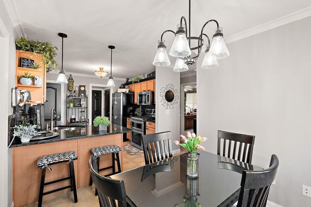 5848 Wildrose Lane, Schererville, IN 46375