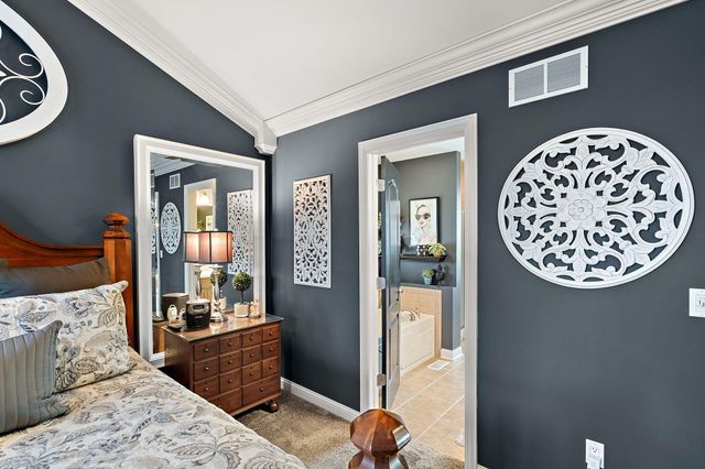 5848 Wildrose Lane, Schererville, IN 46375