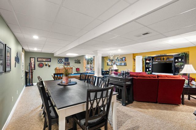 5848 Wildrose Lane, Schererville, IN 46375