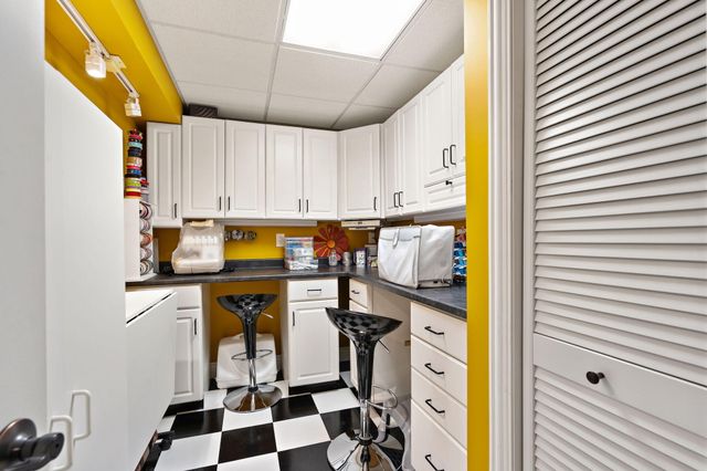 5848 Wildrose Lane, Schererville, IN 46375