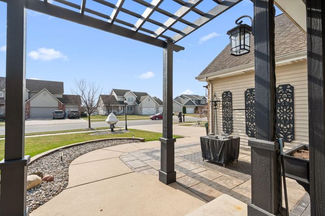 5848 Wildrose Lane, Schererville, IN 46375