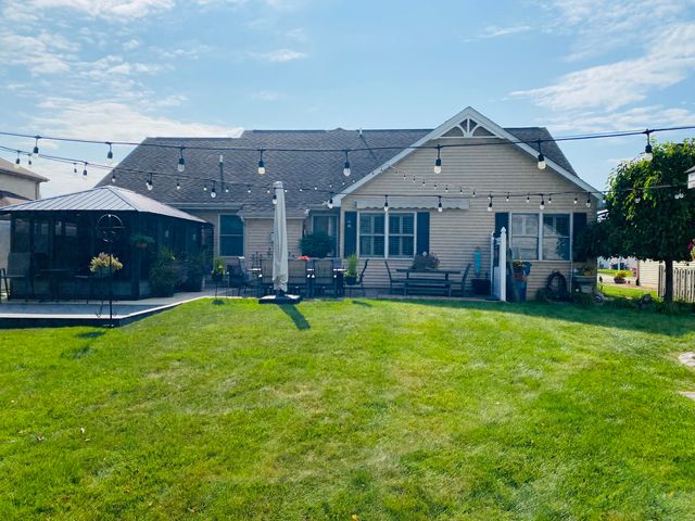 5848 Wildrose Lane, Schererville, IN 46375