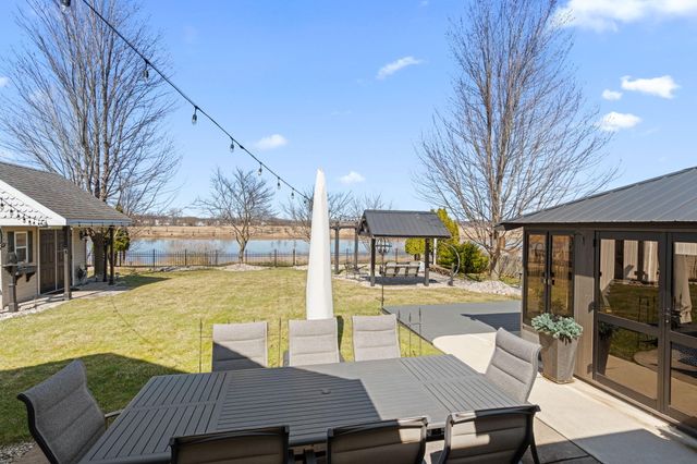 5848 Wildrose Lane, Schererville, IN 46375