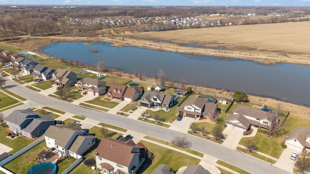 5848 Wildrose Lane, Schererville, IN 46375