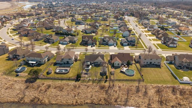 5848 Wildrose Lane, Schererville, IN 46375