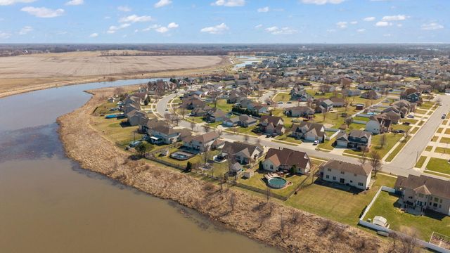 5848 Wildrose Lane, Schererville, IN 46375