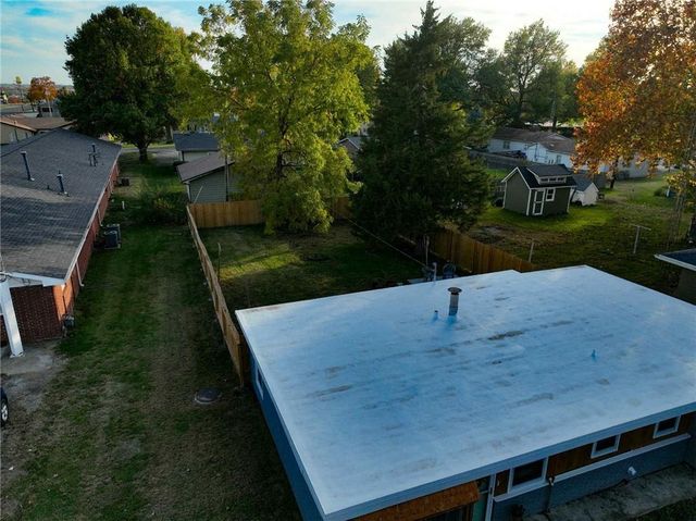 107 Osage Avenue, Hiawatha, KS 66434