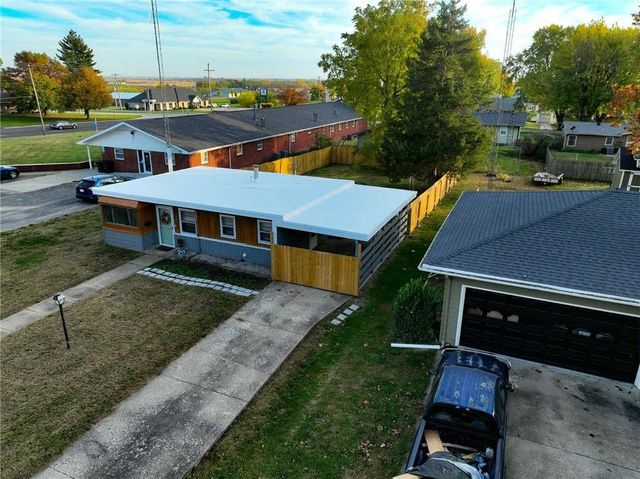 107 Osage Avenue, Hiawatha, KS 66434