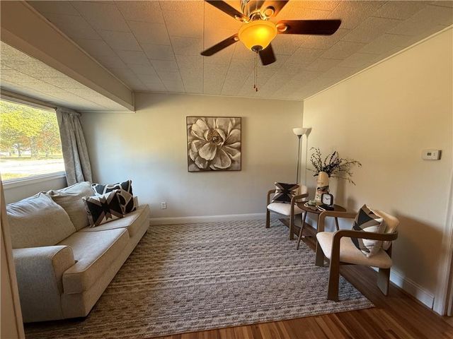 107 Osage Avenue, Hiawatha, KS 66434