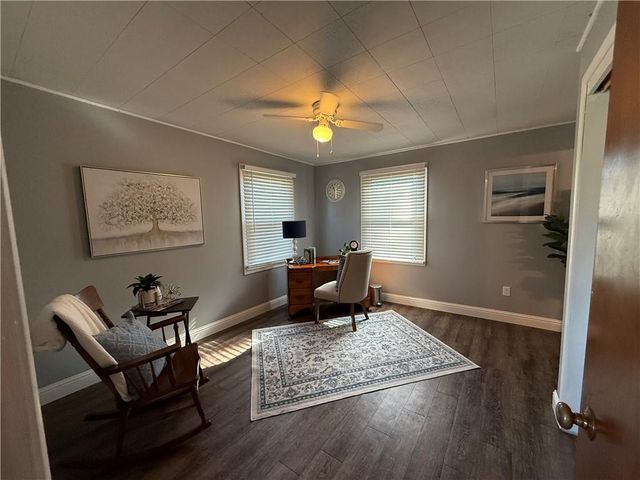 107 Osage Avenue, Hiawatha, KS 66434