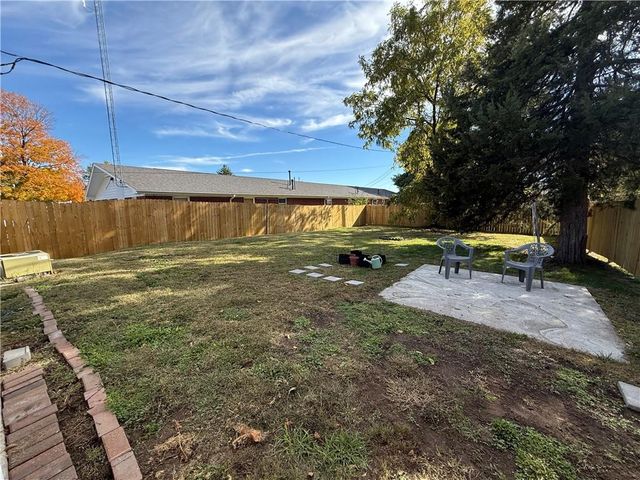 107 Osage Avenue, Hiawatha, KS 66434