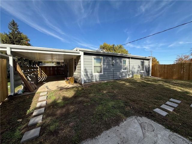 107 Osage Avenue, Hiawatha, KS 66434