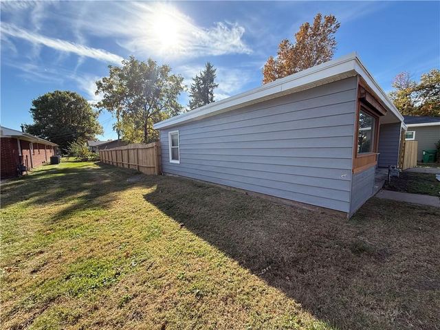 107 Osage Avenue, Hiawatha, KS 66434