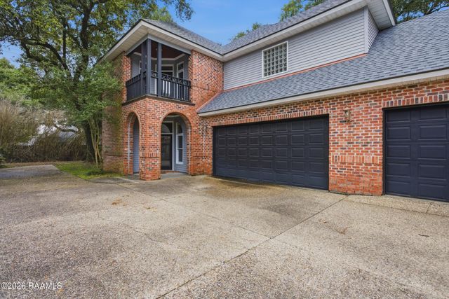 308 Trailwood Lane, Lafayette, LA 70508