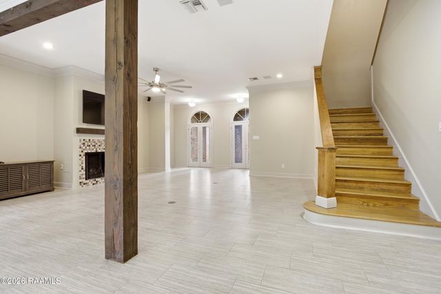 308 Trailwood Lane, Lafayette, LA 70508