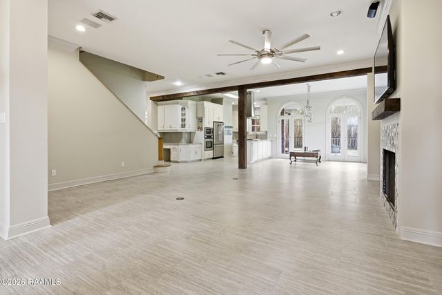 308 Trailwood Lane, Lafayette, LA 70508