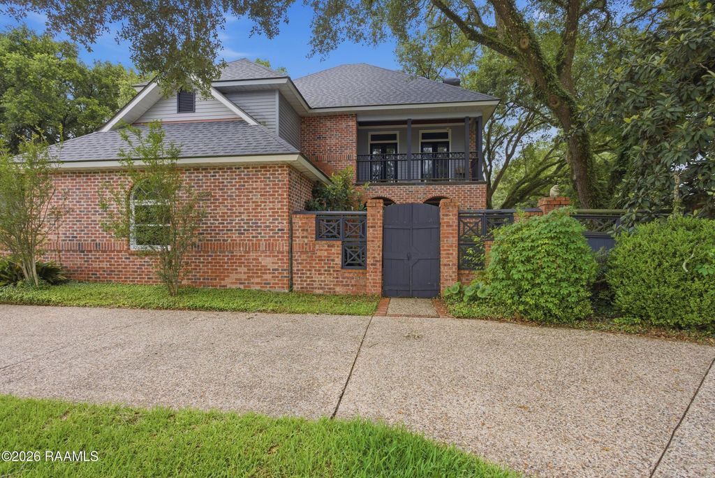 308 Trailwood Lane, Lafayette, LA 70508